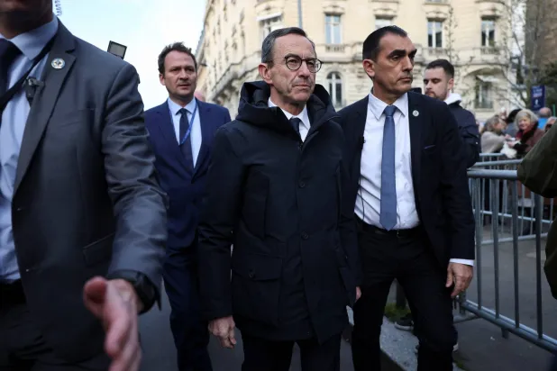 تعدّ الجزائر نفسها ضحية حملة من اليمين المتطرف في باريس يقودها وزير الداخلية الفرنسي برونو روتاليو (رويترز)