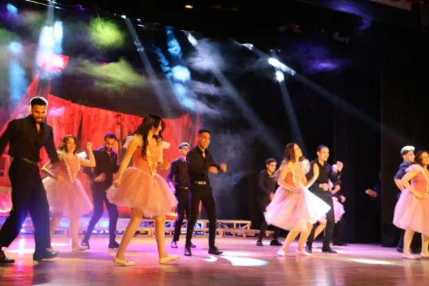 مهرجان نوادي المسرح اختتم فعالياته بعرض استعراض عن الكواليس (وزارة الثقافة المصرية)