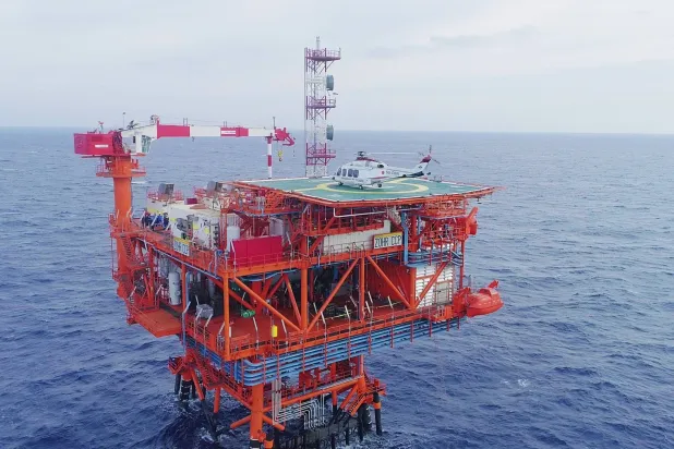 منصة غاز حقل «ظُهر» في المياه المصرية (أرشيفية - وزارة البترول المصرية)