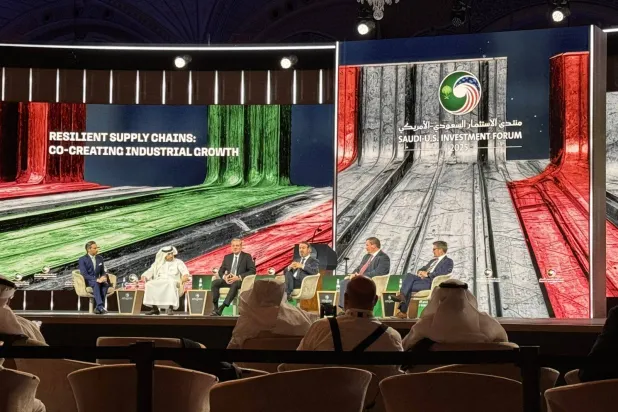 مدير إدارة التنمية الوطنية في «صندوق الاستثمارات العامة» في جلسة حوارية ضمن منتدى الاستثمار السعودي - الأميركي (الشرق الأوسط)