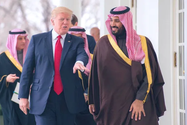 صورة أرشيفية تظهر ولي العهد الأمير محمد بن سلمان والرئيس الأميركي دونالد ترمب لدى زيارة الأخير للمملكة (واس)