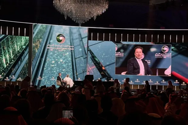 إيلون ماسك خلال مشاركته في «منتدى الاستثمار السعودي - الأميركي» (الشرق الأوسط)