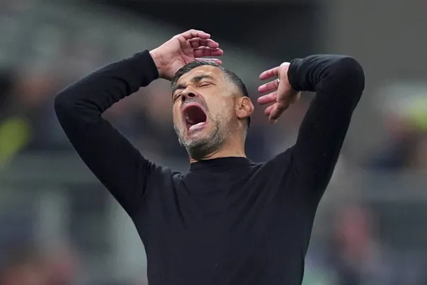 سيرجيو كونسيساو مدرب ميلان (أ.ب)