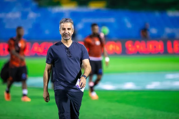 بندر الكبيشان مدرب الرياض (عيسى الدبيسي)