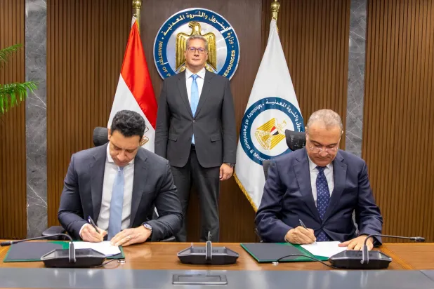 وزير البترول المصري يشهد اتفاقية استكشاف وإنتاج الغاز بين «إيجاس» و«هاربور إنرجي» (وزارة البترول المصرية)