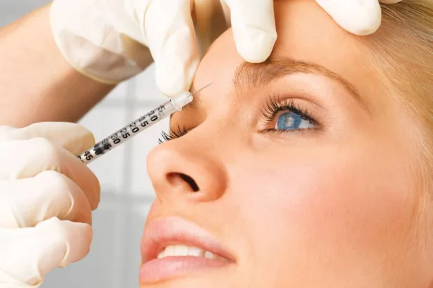 البوتوكس... من سمّ قاتل إلى دواء وعلاج تجميلي فعّال
