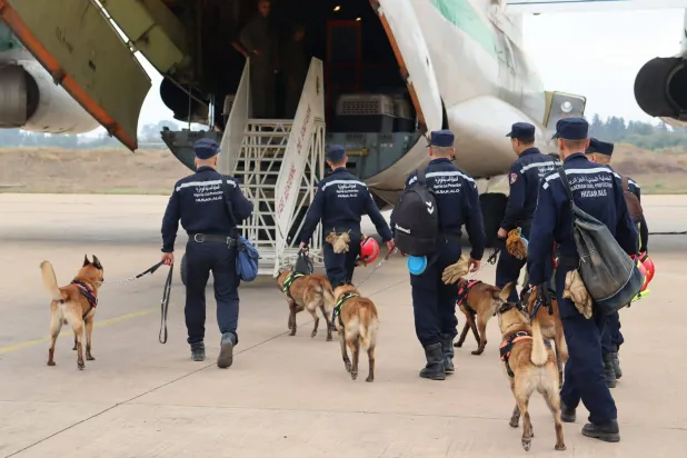فريق من الدفاع المدني يتوجه إلى مناطق تضررت من الفيضانات التي عرفتها بعض مدن الجزائر في سبتمبر الماضي (الدفاع المدني)