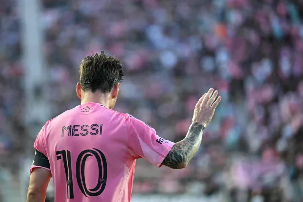 ميسي يواصل سلسلة نتائجه السيئة ويسقط في ديربي فلوريدا (أ.ف.ب)