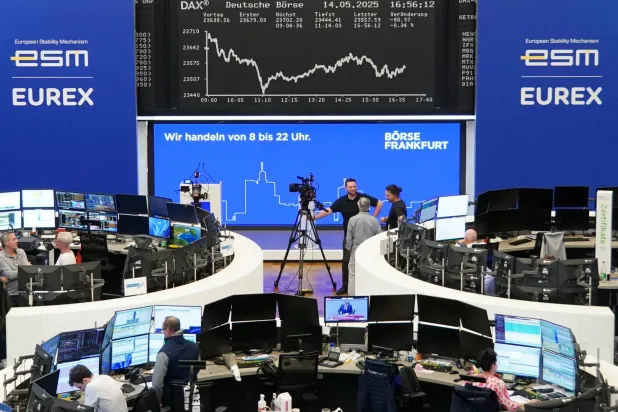 رسم بياني لمؤشر الأسهم الألماني «داكس» في بورصة فرانكفورت (رويترز)
