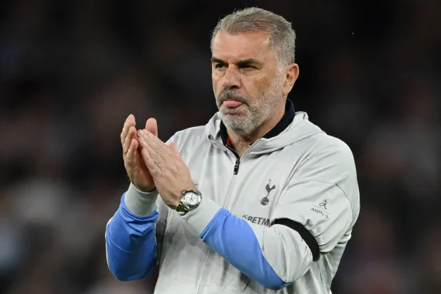 هل يحقق بوستيكوغلو لقباً مع توتنهام في موسمه الثاني؟ (رويترز) 