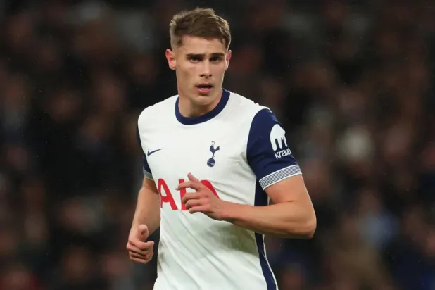 ميكي فان دي فين (رويترز)