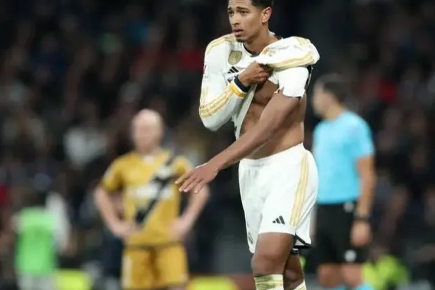 بيلينغهام لعب مصاباً في كتفه لفترة طويلة (رويترز)