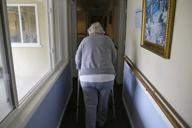 الاختبارات المنزلية مهمة لمعرفة مدى التقدّم في العمر بشكل جيّد (أ.ب)