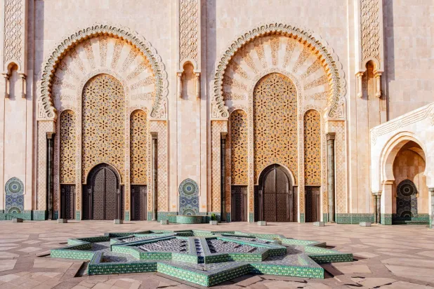 مسجد الحسن الثاني في الدار البيضاء (نيويورك تايمز)