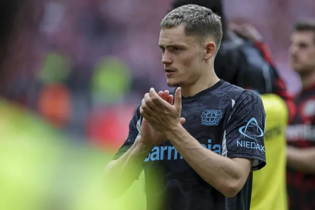 فلوريان فيرتز صانع ألعاب فريق باير ليفركوزن (إ.ب.أ)