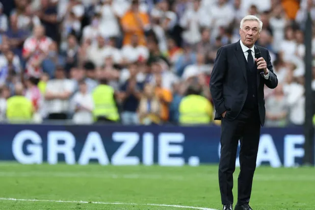 أنشيلوتي يلقي كلمته بعد خوضه آخر مباراة بوصفه مدرباً للريال (رويترز)