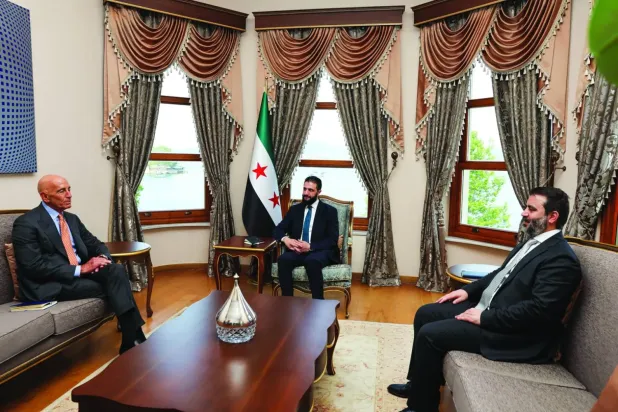  Şara ve Suriye Dışişleri Bakanı Esad eş Şeybani, İstanbul'da ABD’nin Suriye Özel Temsilcisi Thomas Barrack ile bir araya geldi (EPA)