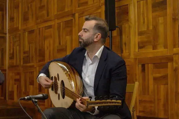 على العود هاني جرجي (الشرق الأوسط)