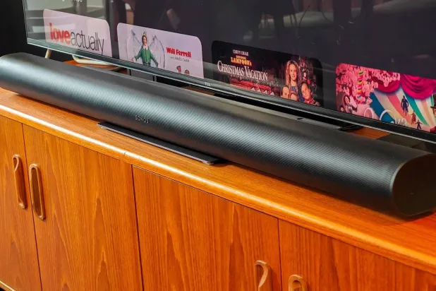 شريط «آرك ألترا» الصوتي يدعم ميزة «تحسين الكلام» لضعاف السمع