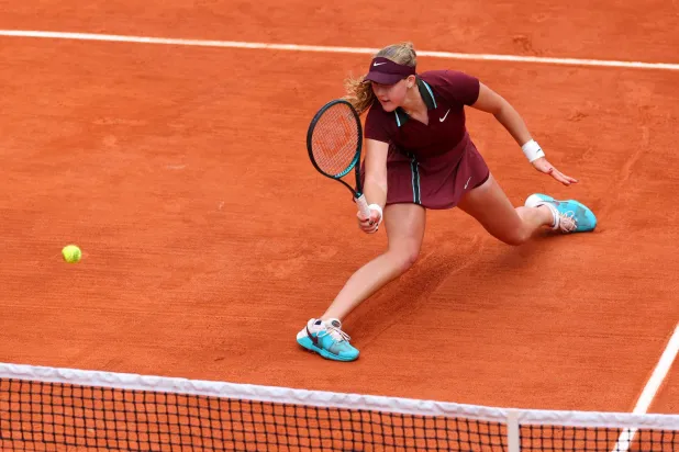  أندرييفا أصبحت في فبراير الماضي أصغر لاعبة تفوز بلقب في دورات الألف نقطة (رويترز)