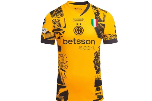 لم يسبق لإنتر أن ارتدى الزي الثالث في المباراة النهائية حتى الآن (إنتر ميلان)