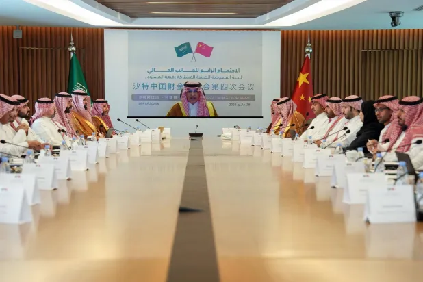 الجدعان يتحدث خلال ترؤسه الاجتماع الرابع للجانب المالي للجنة السعودية الصينية المشتركة (إكس)