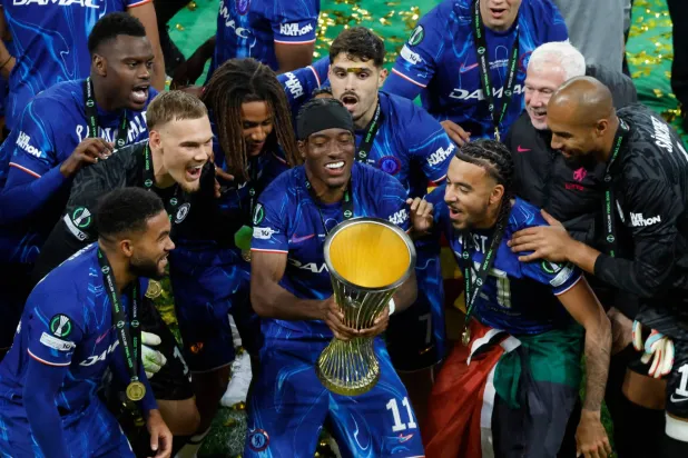 فريق المدرب إنزو ماريسكا سيطر على مجريات اللقاء (أ.ف.ب)