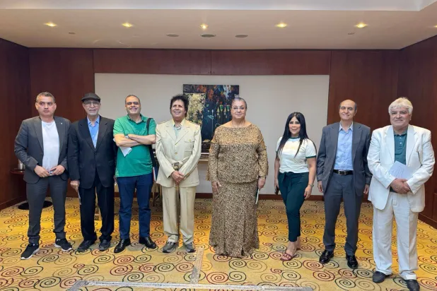 تيتيه خلال لقائها نشطاء سياسيين ليبيين في القاهرة (البعثة الأممية)