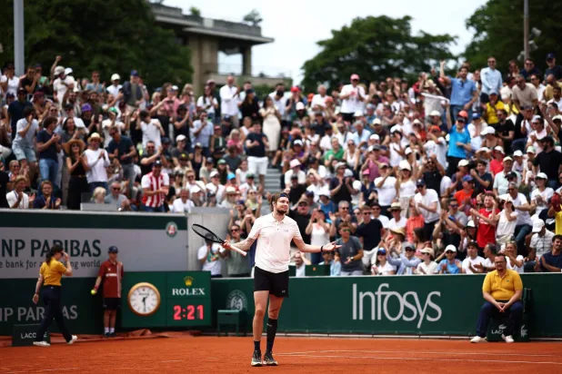 عُرف اللاعب القادم من كازاخستان بتقلباته المزاجية (أ.ف.ب)