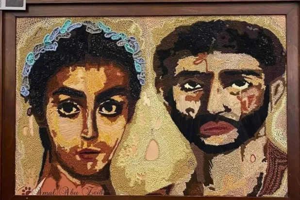 نسيج يدوي يصوّر وجوه الفيوم للفنانة أمل أبو زيد (ملتقى عيون)