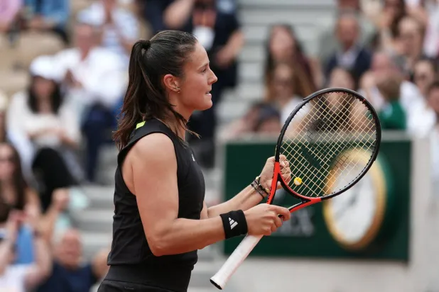 داريا كاساتكينا تشكو الإرهاق من توالي البطولات (أ.ف.ب)