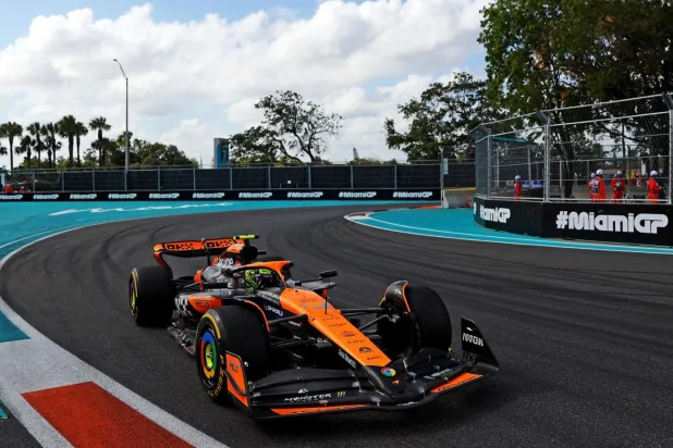 McLaren'ın Britanyalı pilotu Lando Norris, 2024 sezonundaki ilk galibiyetini Miami'de almıştı (Reuters)