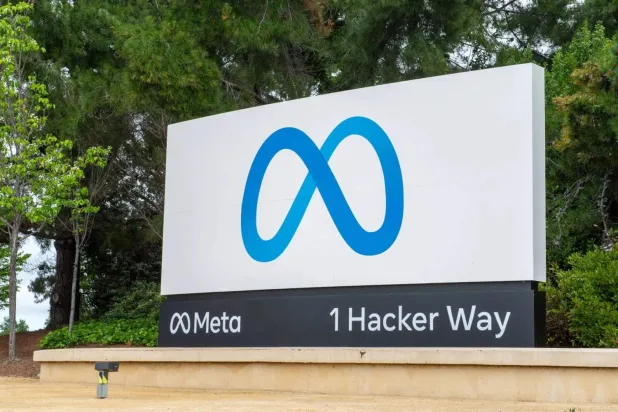 Meta'nın Kaliforniya'daki şirket merkezinin yakınındaki logosu (DPA)