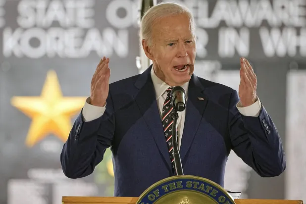 الرئيس الأميركي السابق جو بايدن يتحدث في مؤتمر صحافي في ديلاوير أول من أمس (رويترز)