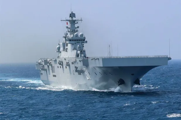 السفينة الهجومية الصينية «هاينان» (موقع الجيش الصيني)