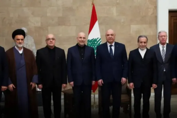 Lübnan Cumhurbaşkanı Joseph Avn geçtiğimiz şubat ayında İran Meclis Başkanı Muhammed Bakır Kalibaf, Dışişleri Bakanı Abbas Arakçi ve İran'ın Lübnan Büyükelçisi Mücteba Amani'den oluşan İran heyetini kabul etti (Lübnan Cumhurbaşkanlığı)