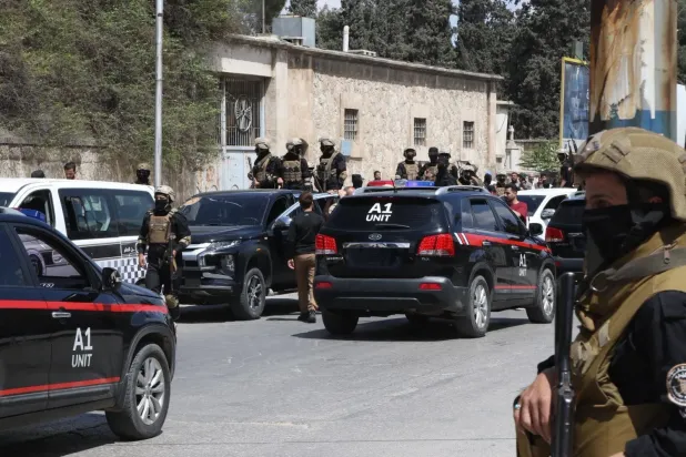  Suriye hükümeti ile Suriye Demokratik Güçleri (SDG) arasında esir takası başlarken Suriye'nin kuzeyindeki Halep kentinde güvenlik alarmı verildi. (Halep vilayeti) 