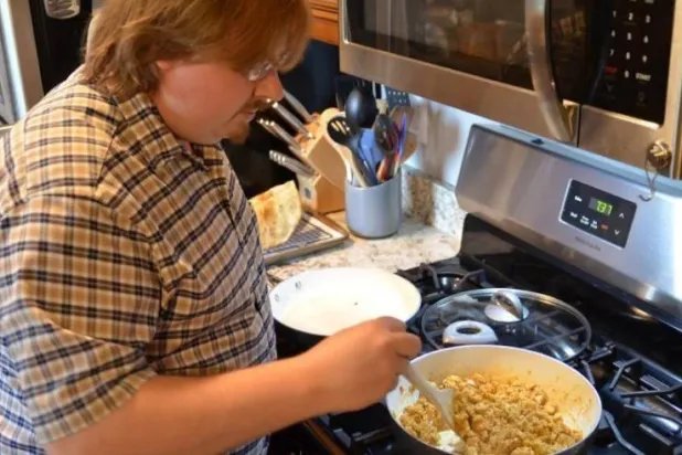 إضافة التوابل الحارة إلى وجبتك تسهم بشكل كبير في الحد من كمية الطعام التي تتناولها (رويترز)