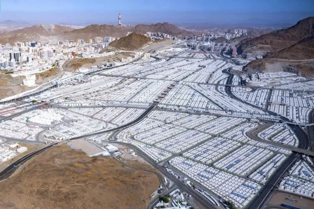 مشعر «مِنى» يستقبل الحجاج لقضاء يوم التروية الأربعاء وسط حزمة خدمات متكاملة (واس)