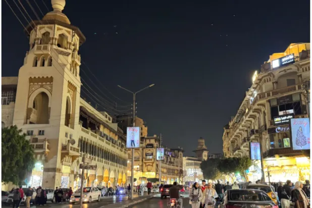 شوارع مصر تشهد إقبالاً متوسطاً على شراء الملابس (الشرق الأوسط)