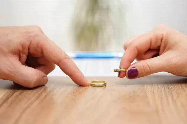 طلاق الوالدين يزيد خطر وفاة الأبناء مبكراً (رويترز)