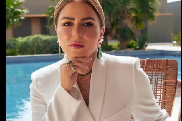 الإعلامية مها الصغير (صفحتها على فيسبوك)