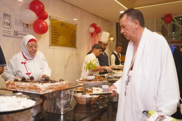 Many pilgrims praise Saudi hospitality and warm welcome upon arrival - Asharq Al-Awsat 