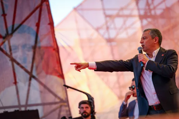 زعيم المعارضة التركية أوزغور أوزيل يواجه تحقيقاً جديداً لانتقاده المدعي العام في إسطنبول (من حسابه في «إكس»)