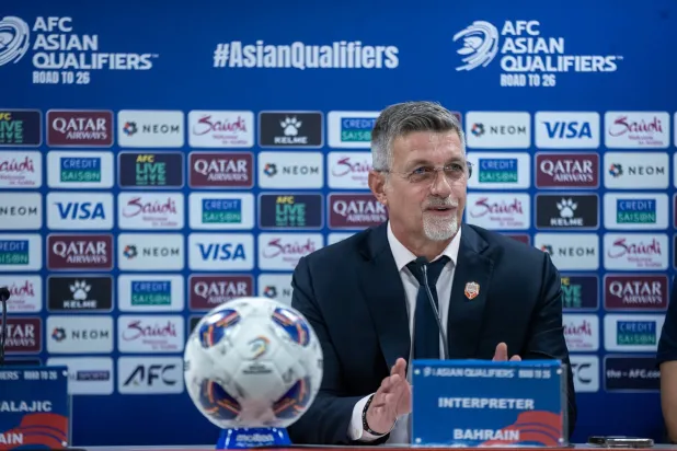 دراغان تالاييتش في المؤتمر الصحافي (تصوير: عيسى الدبيسي)