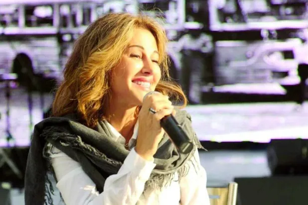 تكتفي صقر بريبرتوارها الغنائي القديم (حسابها على إنستغرام)