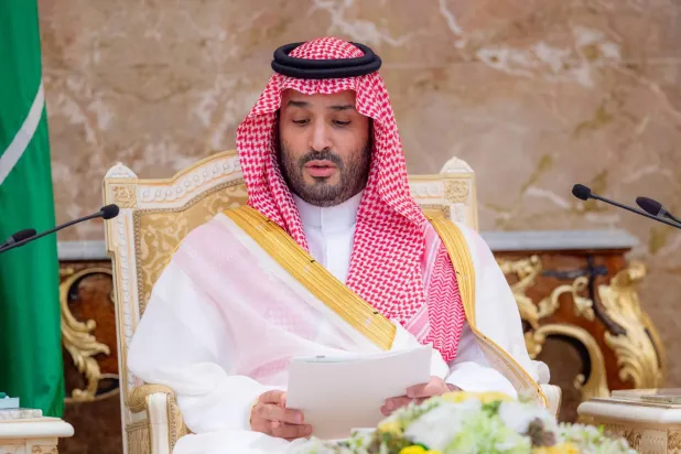 ولي العهد السعودي الأمير محمد بن سلمان لدى إلقائه كلمة بمناسبة استقبال المهنئين بالعيد في منى الجمعة (واس)