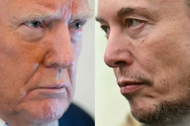 صورة مركبة للملياردير إيلون ماسك (يمين) والرئيس الأميركي دونالد ترمب (أ.ف.ب)