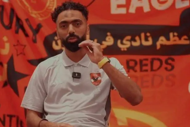 حسين الشحات جناح الفريق الأول للنادي الأهلي المصري (النادي الأهلي)