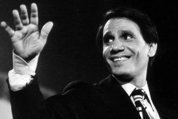 الفنان الراحل عبد الحليم حافظ (حساب نجل شقيقه محمد شبانة بـ«فيسبوك»)